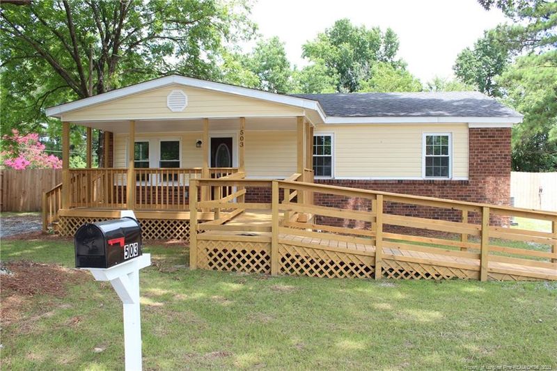 503 E Carr St, Dunn, NC 28334