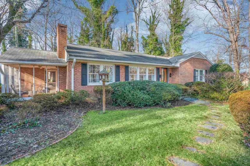 503 Circle Dr, Mebane, NC 27302