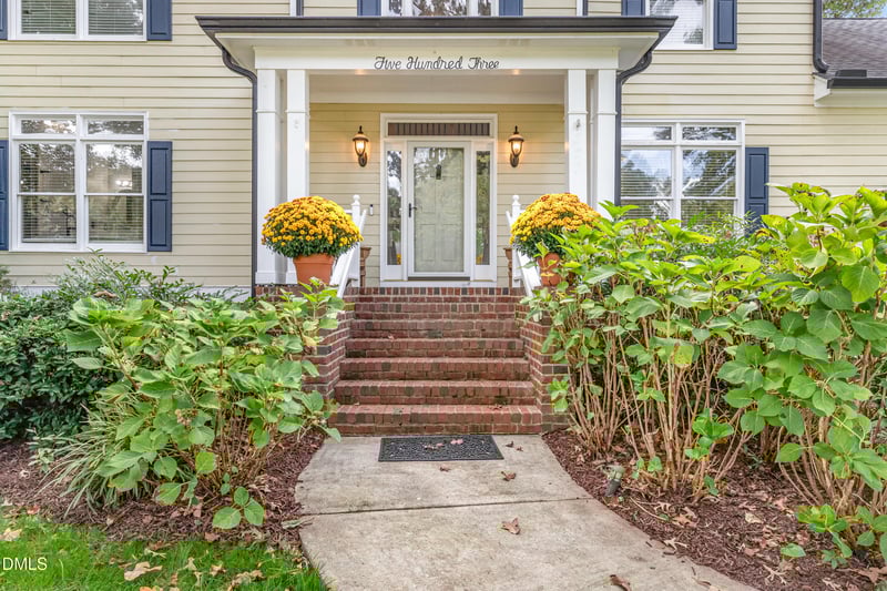 503 Neuse Ridge Dr, Clayton, NC 27527