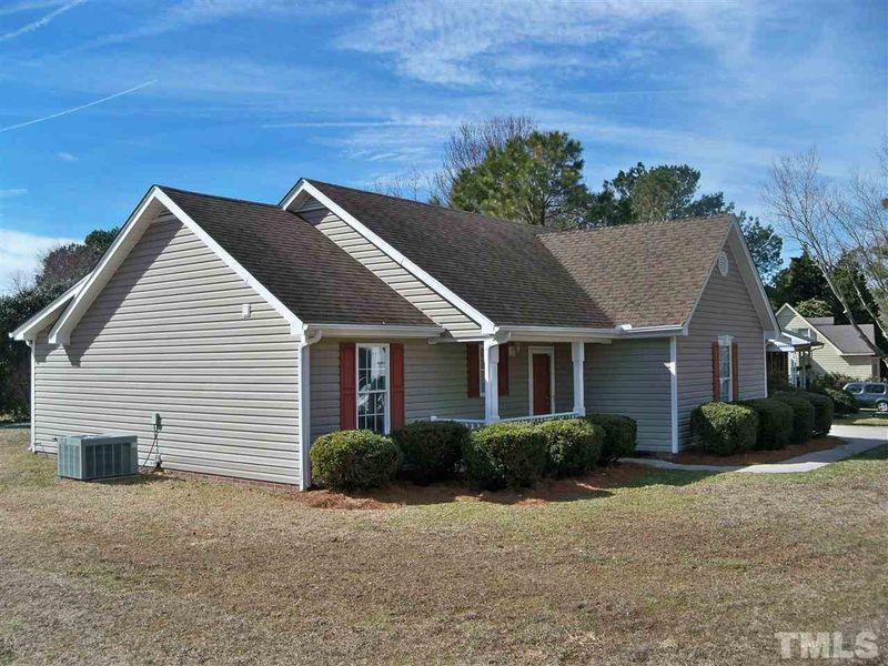 503 Somerset Dr, Zebulon, NC 27597