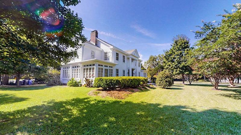 503 N Sumner St, Selma, NC 27576