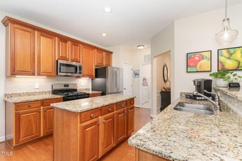 5030 Homeplace Dr, Apex, NC 27539