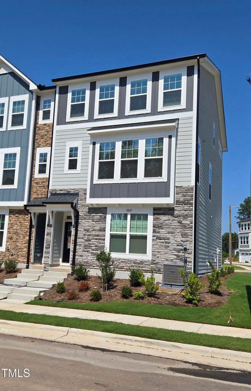 5031 Jowetts Walk Dr #28, Cary, NC 27519