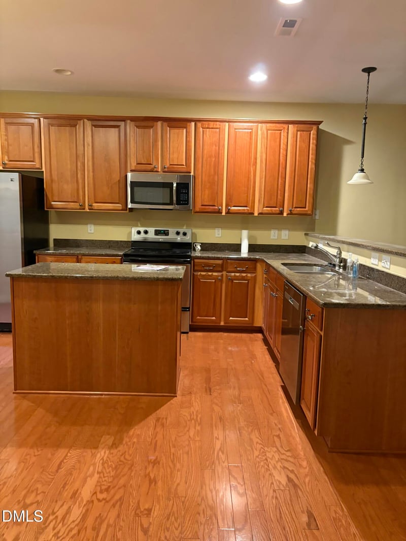 5032 Homeplace Dr, Apex, NC 27539