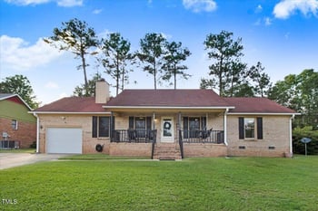 5035 Waterford Dr, Fayetteville, NC 28303