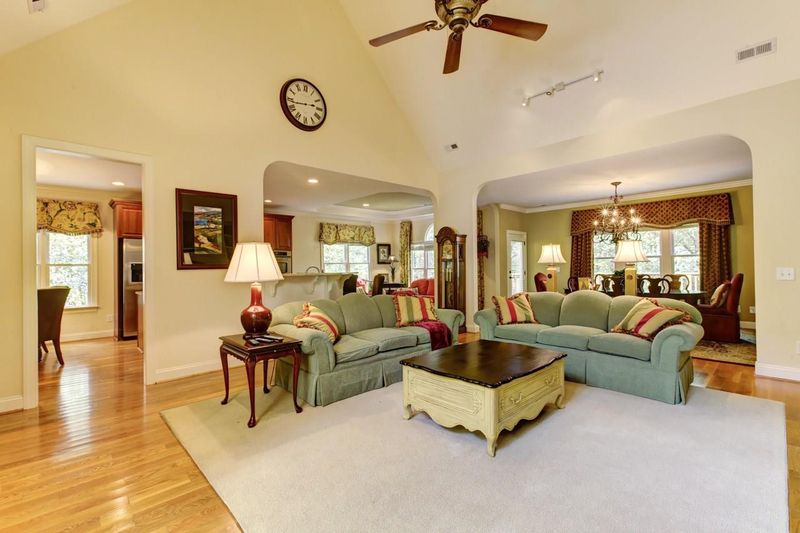 5037 Oak Park Rd, Raleigh, NC 27612
