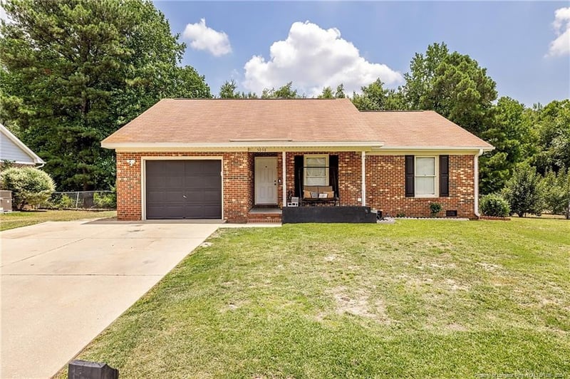 5038 Summer Ridge Rd, Fayetteville, NC 28303