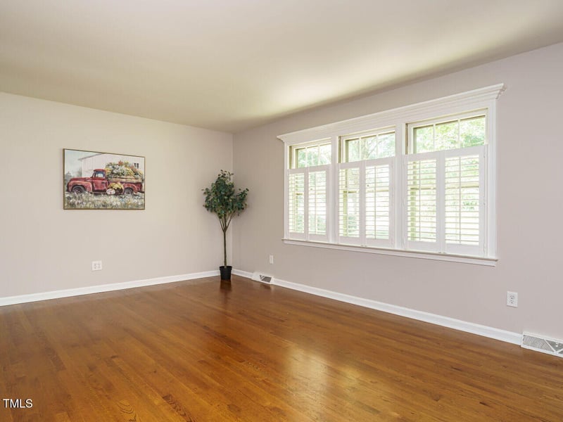 5039 Kaplan Dr, Raleigh, NC 27606
