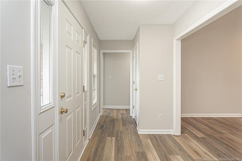 5039 Woodspring Dr, Hope Mills, NC 28348