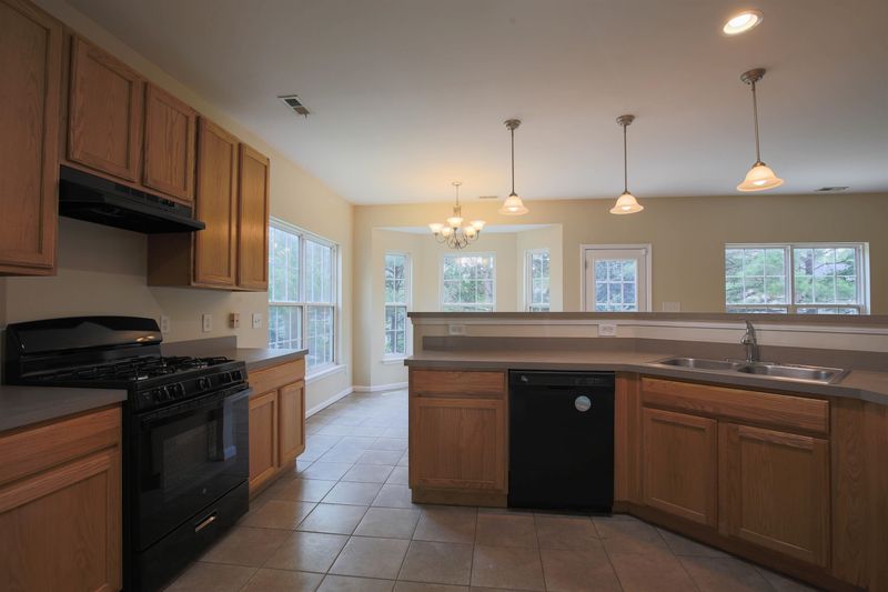 504 Arbor Crest Rd, Holly Springs, NC 27540