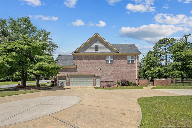 504 Captains Pl, Fayetteville, NC 28311