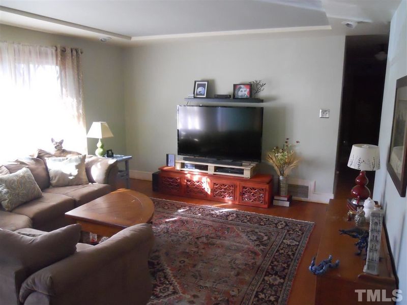 504 Circle Dr, Mebane, NC 27302