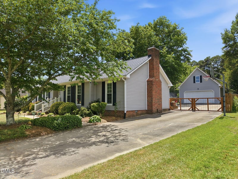 504 Commander Dr, Wendell, NC 27591