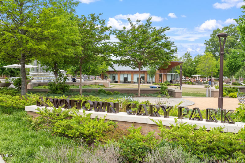 504 S Dixon Ave, Cary, NC 27511