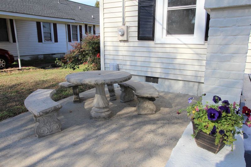 504 W E St, Erwin, NC 28339