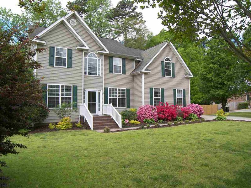 504 W Franklin St, Zebulon, NC 27597