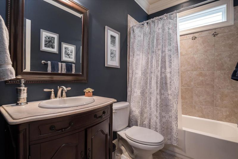 504 Gallberry Dr, Cary, NC 27519