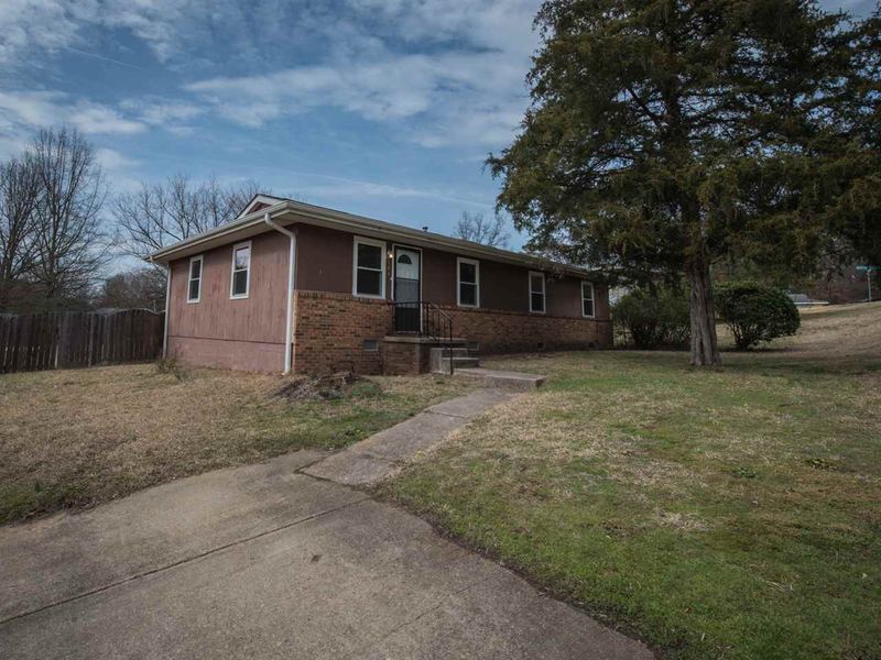 504 Grantland Dr, Raleigh, NC 27610
