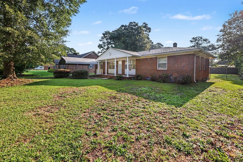 504 Griswold St, Selma, NC 27576