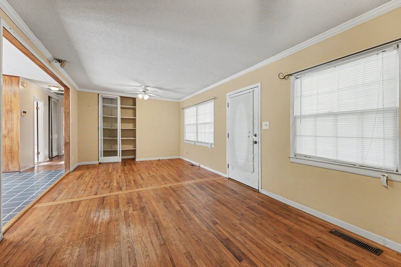 504 Griswold St, Selma, NC 27576