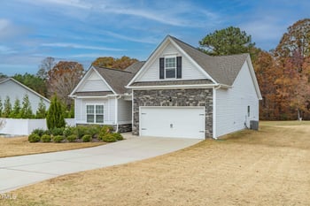 504 Highland Rhodes Dr, Clayton, NC 27520
