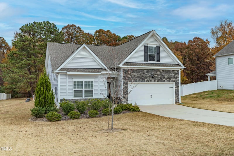 504 Highland Rhodes Dr, Clayton, NC 27520