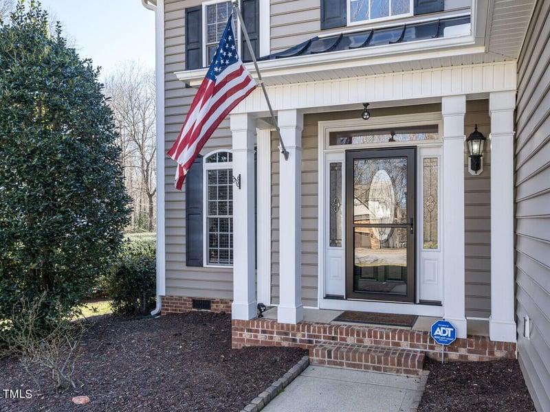 504 Hocutt Farm Dr, Clayton, NC 27527