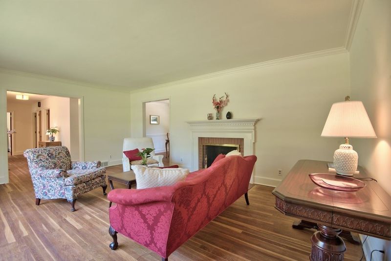 504 W Knox St, Durham, NC 27701