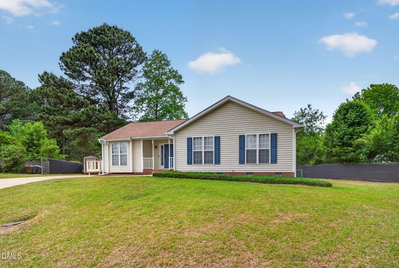 504 Noonday Ct, Holly Springs, NC 27540