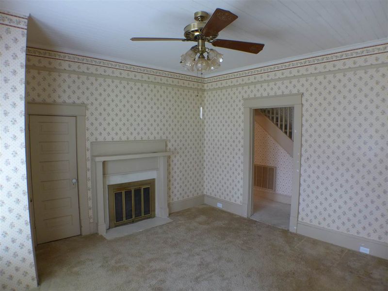504 W Parrish Dr, Benson, NC 27504