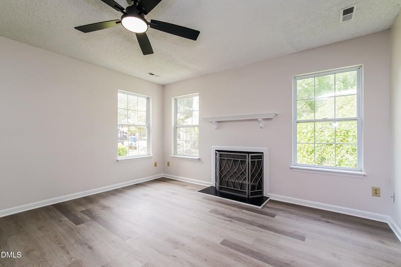 504 Pegstone Ct, Fuquay Varina, NC 27526