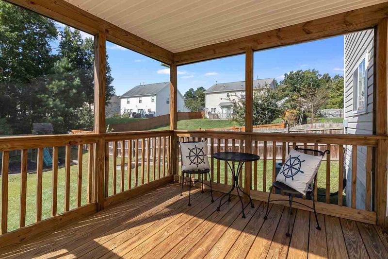 504 Ravenstone Ln, Durham, NC 27703