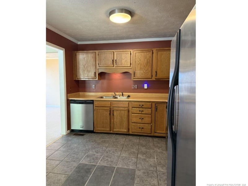 504 Stone Way Ct, Fayetteville, NC 28301