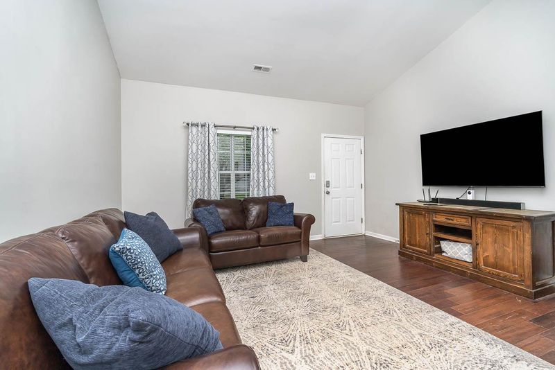 504 Vivaldi Dr, Durham, NC 27712