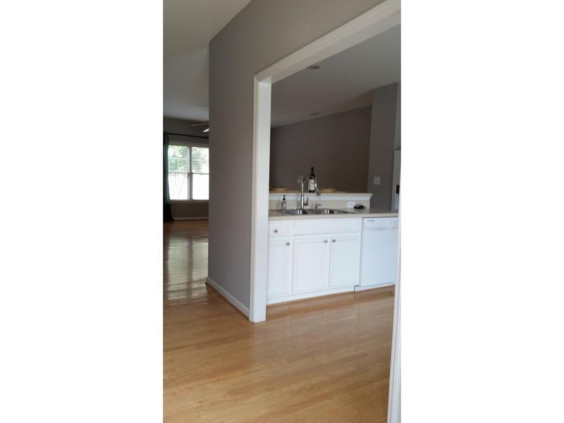 50403 Governors Dr, Chapel Hill, NC 27517