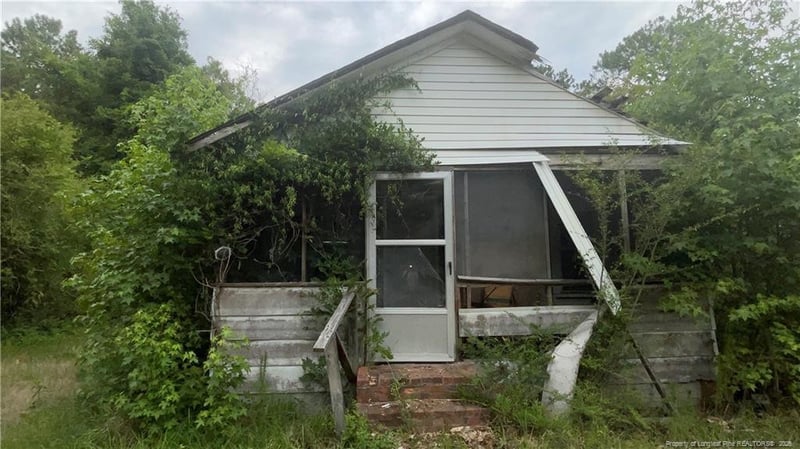 5041 Sanderosa Rd, Fayetteville, NC 28312