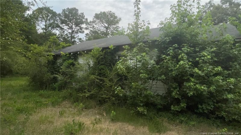 5041 Sanderosa Rd, Fayetteville, NC 28312