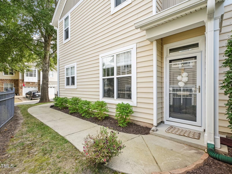 5044 Amber Clay Ln, Raleigh, NC 27612
