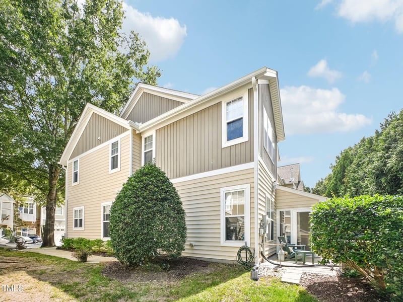 5044 Amber Clay Ln, Raleigh, NC 27612