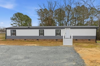 5045 Nc 96 , Four Oaks, NC 27524