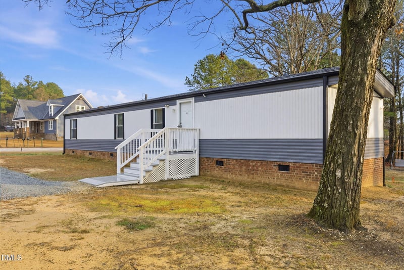 5045 Nc 96 , Four Oaks, NC 27524