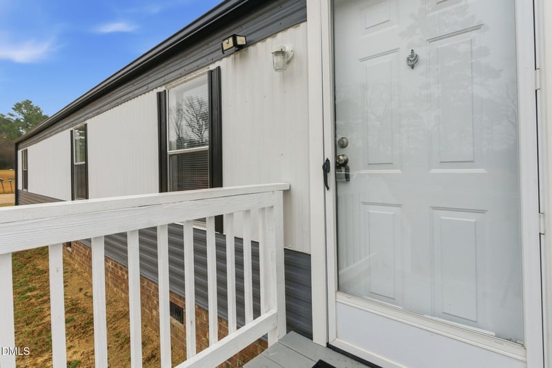 5045 Nc 96 , Four Oaks, NC 27524