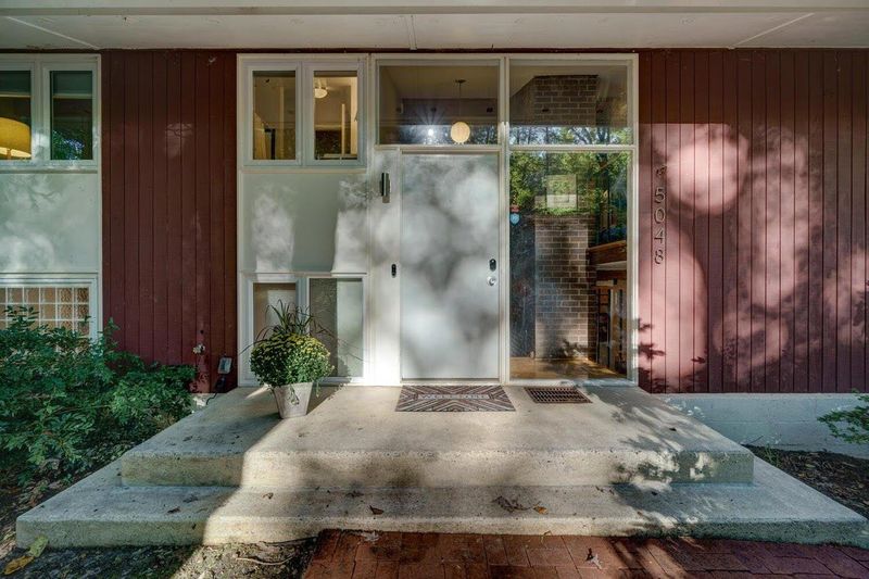 5048 Avent Ferry Rd, Raleigh, NC 27606