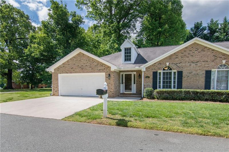 505 Alamance Rd #105, Burlington, NC 27215