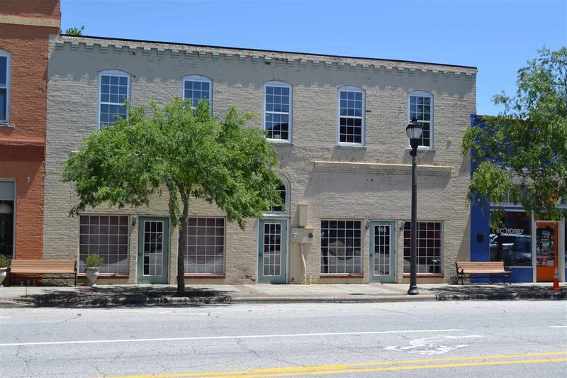 505 Broad St, Fuquay Varina, NC 27526