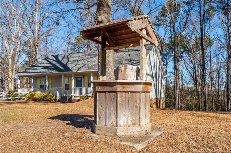 505 Hiking Trl, Benson, NC 27504