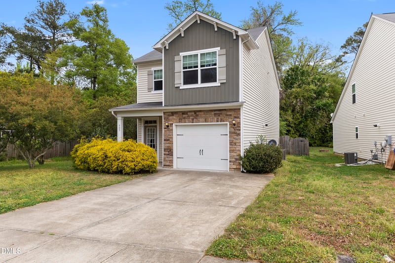 505 Hunters Ridge Dr, Fuquay Varina, NC 27526