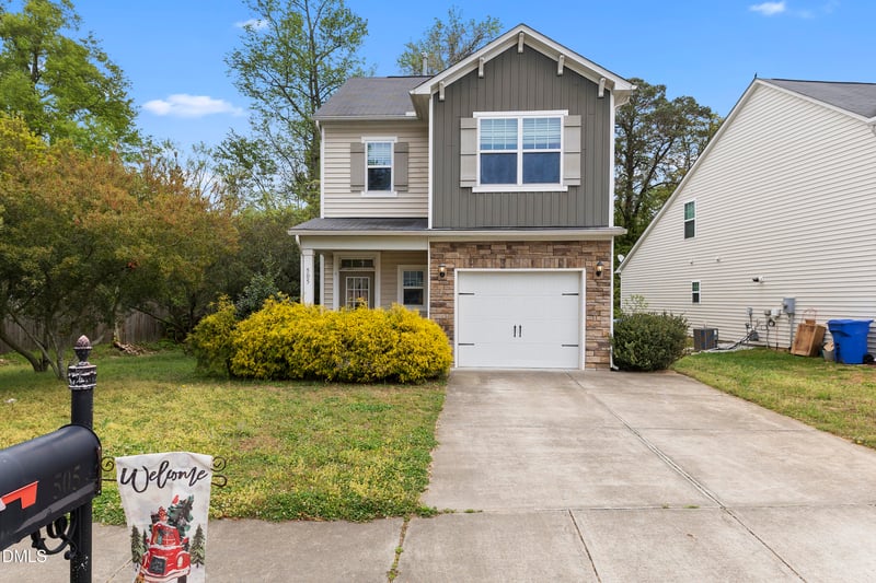 505 Hunters Ridge Dr, Fuquay Varina, NC 27526