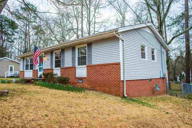 505 Lynch St, Apex, NC 27502