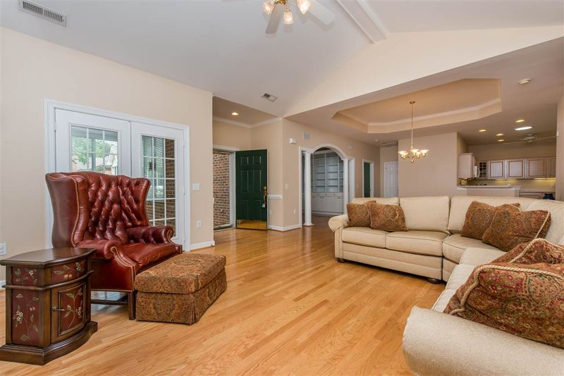505 Mckirkland Ct, Cary, NC 27511